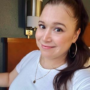 Meet your Posher, Debora